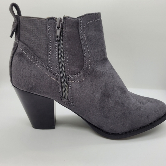 Sociology Women's Gray Suede Ankle Bootie High Heel Size 7.5 - Picture 8 of 16